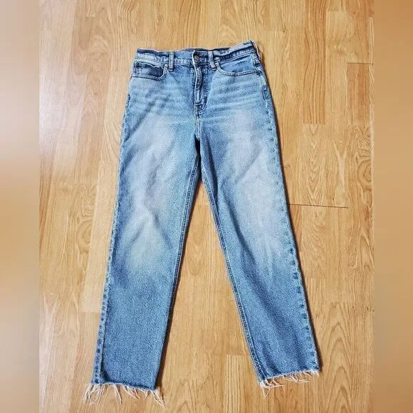 ✨J. CREW✨ High-rise '90s Classic Straight-fit Jean - [Size 26x26] - Picture 5 of 15